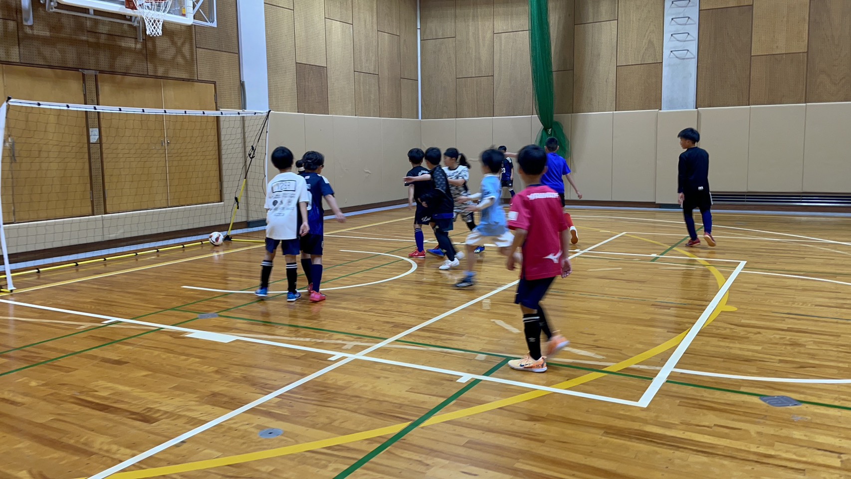 身体操作に重きを置いたサッカー指導